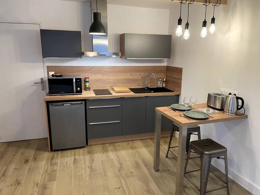 Alp Chartres - Cosy Studio Au Coeur De Chartres Avec Parking Eksteriør bilde