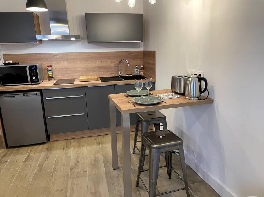 Alp Chartres - Cosy Studio Au Coeur De Chartres Avec Parking Eksteriør bilde