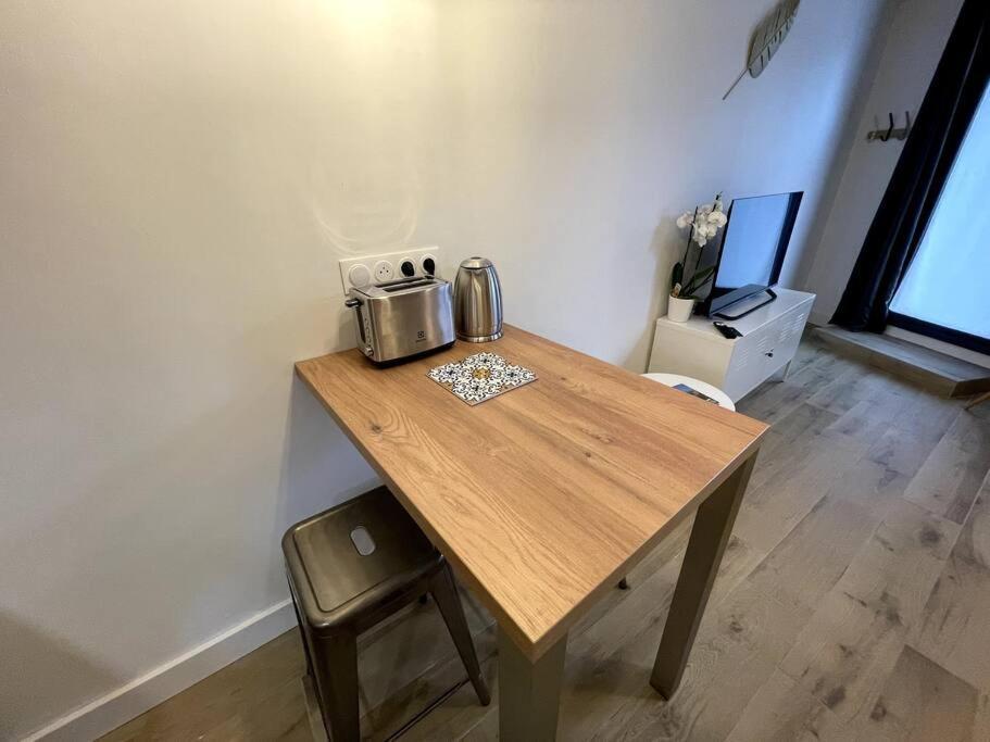 Alp Chartres - Cosy Studio Au Coeur De Chartres Avec Parking Eksteriør bilde